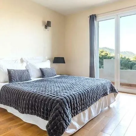 Sleeps 6 Pool Air Con Wifi Villa