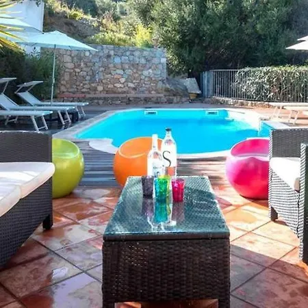 Villa Sleeps 6 Pool Air Con Wifi